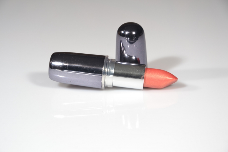 esthetique-BRIGNOLES-min_lipstick-273109